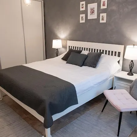 Urban Oasis Apartment *